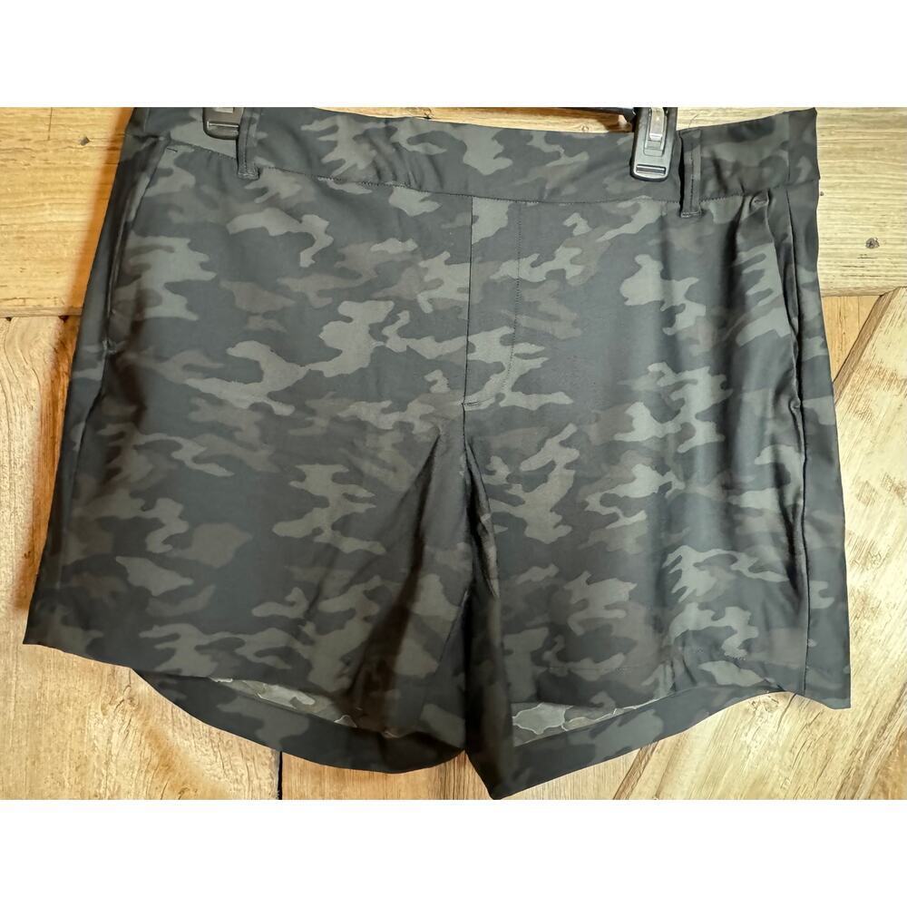 SPANX Sunshine Camo Print Shorts 6” Size XL Extra Large Women's